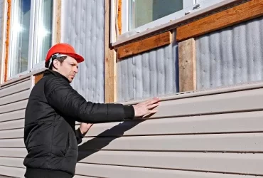 Weathering Ottawa Winters: Choosing the Right Roofing and Siding Services for Your Home